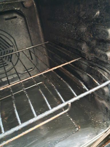 oven cleaning/GreenGlide cleaners oven cleaning transformation.Built-up grease, burnt residue, and stubborn stains are removed to reveal a clean, fresh, and hygienic oven.